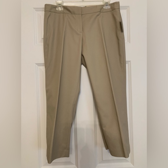 NWT Tahari Capri Pants - Picture 1 of 7